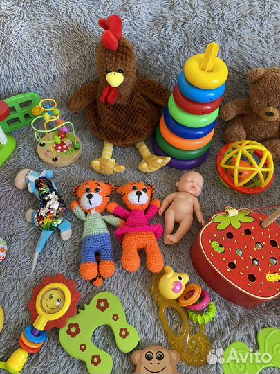 Детские развивающие игрушки пакетом более 50 шт