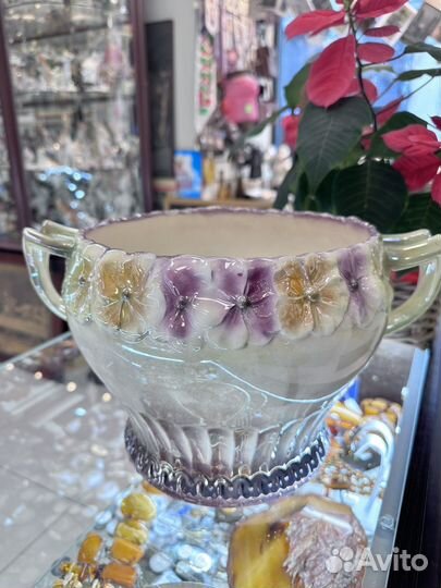 Старинная фаянсовая ваза (кашпо)