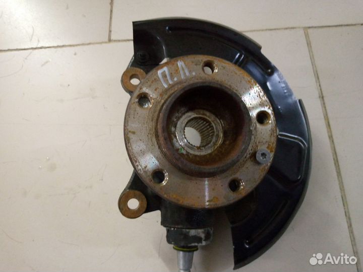 Кулак левый Renault Master III 2020 год