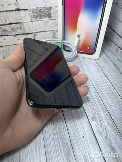 iPhone X, 64 ГБ