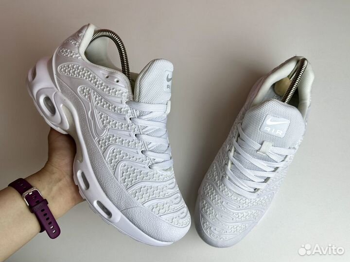 Кроссовки женские Nike Air Max Plus TN 36-41 белые