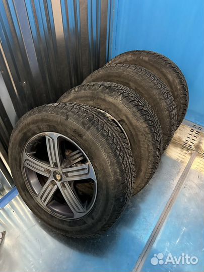 Комплект зимних колес 215/65 R16 4 шт с дисками