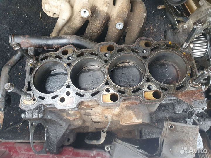 Блок Mitsubishi carisma lancer mirag Colt 1.6 4G92