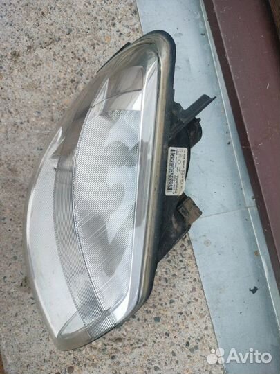 Фара правая Peugeot Partner минивен 1.4 KFW 2011
