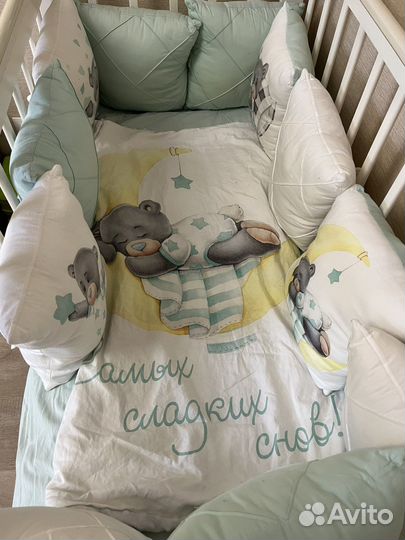 Бортики подушки в кроватку