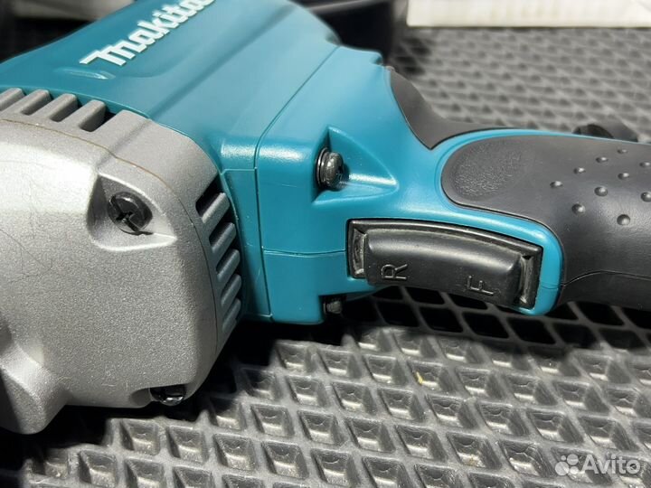 Дрель Makita DS4011