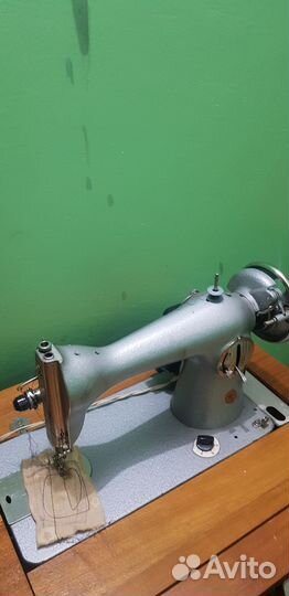 Швейная машина Подольск 2м с эл.приводом