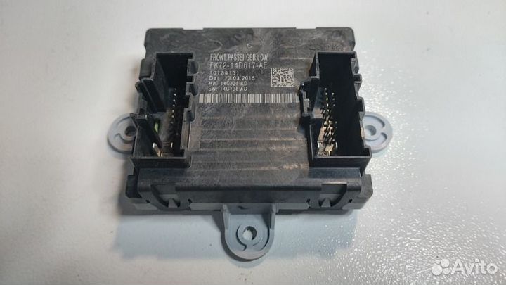 Блок электронный передний правый Jaguar Xe X760