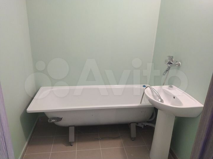 2-к. квартира, 57 м², 3/17 эт.