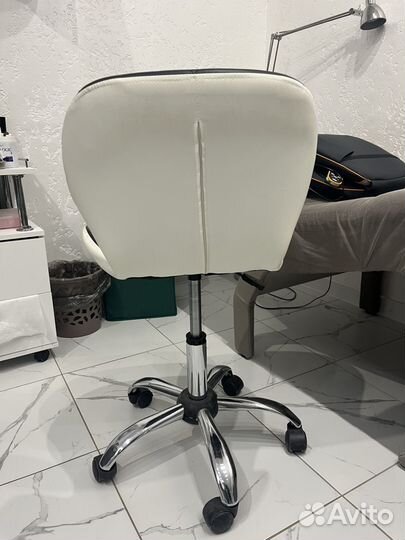 Стул ракушка для мастера