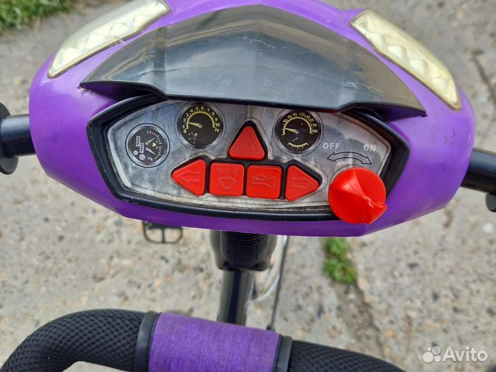 Детский велосипед с ручкой