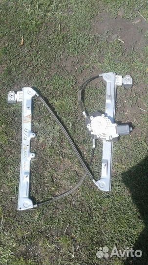 Стеклоподьемник Мицубиси Кольт передний правый