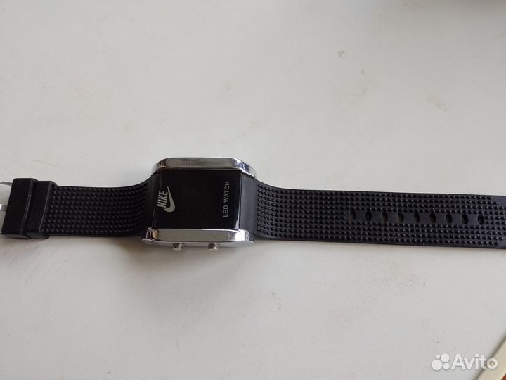 Часы светодиодные nike