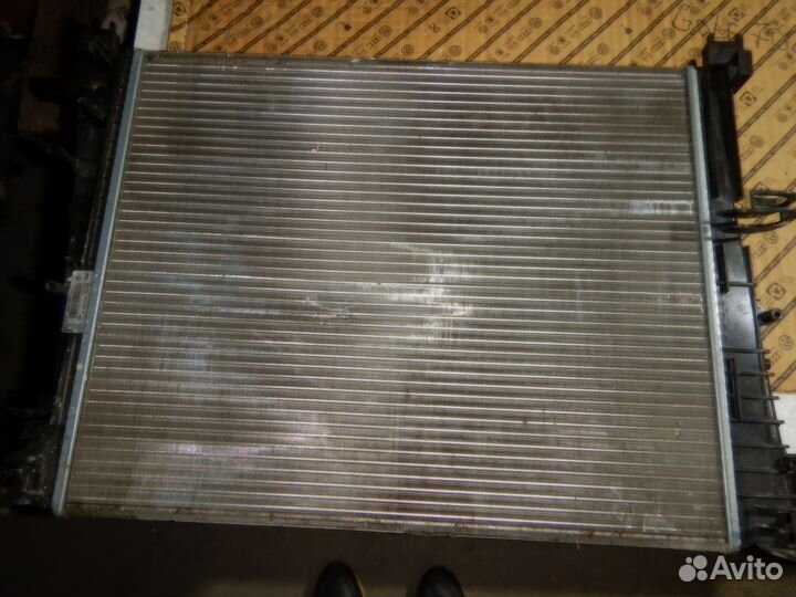 Радиатор охлаждения Renault / LADA