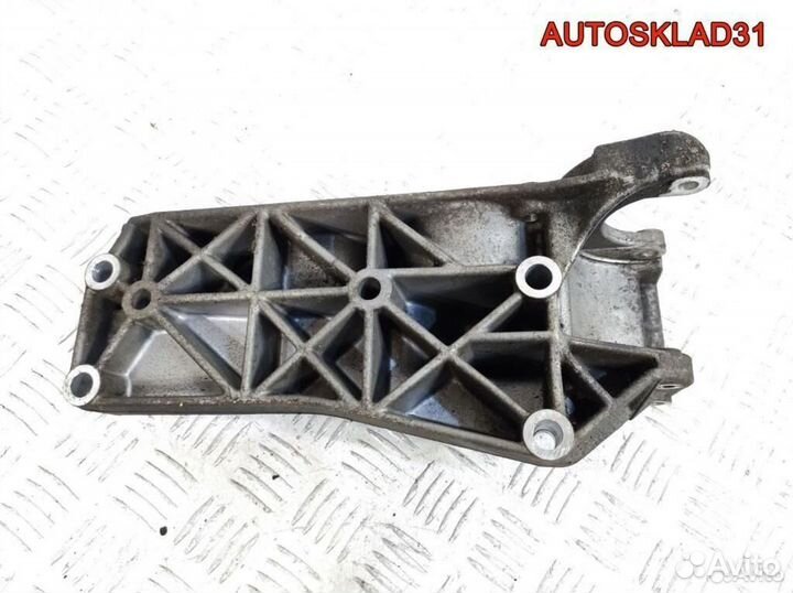 Кронштейн генератора VW Polo 1.4 AUD 032145109R