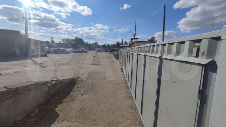 Гараж, > 30 м²