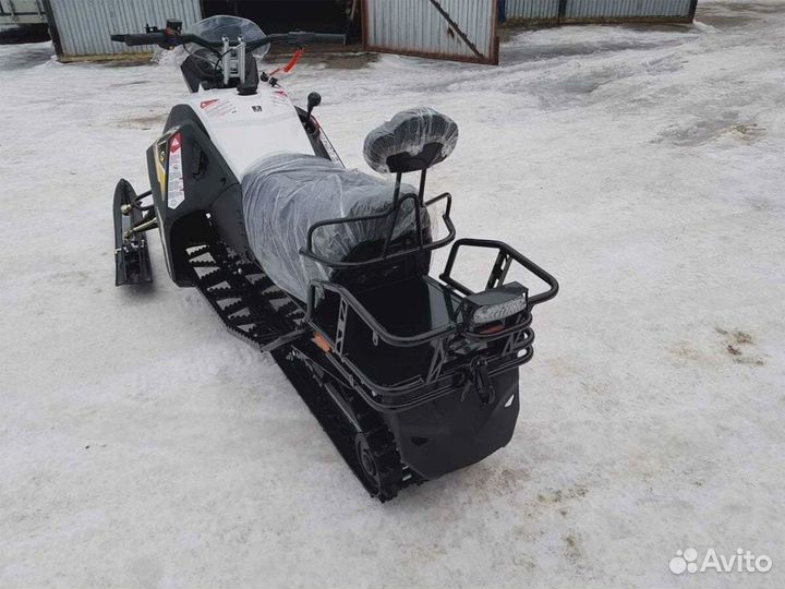 Снегоход Stels Капитан 200 Long витрина