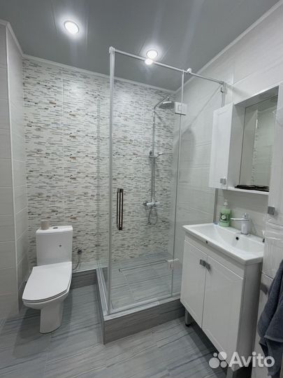 Стеклянная перегородка для душа