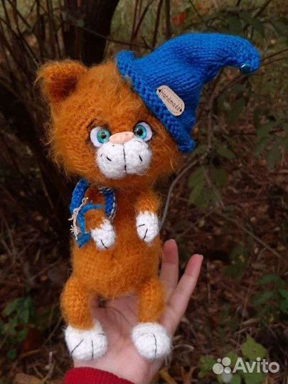 Кот вязаный