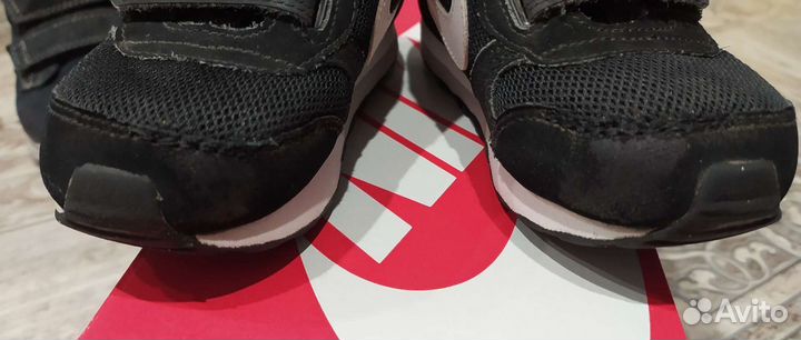 Кроссовки Nike, р.25