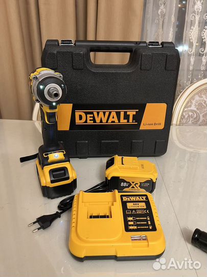 Гайковерт аккумуляторный dewalt