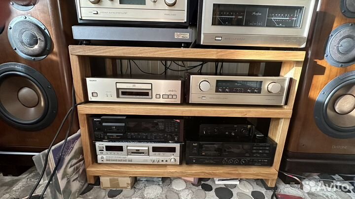 Стойка для аудио аппаратуры из дуба