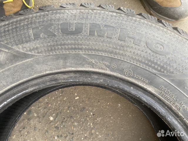 Kumho I'Zen RV Stud KC16 215/70 R16