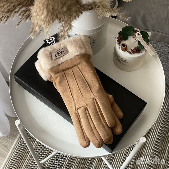 Перчатки UGG