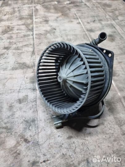 Моторчик печки Nissan Primera P10