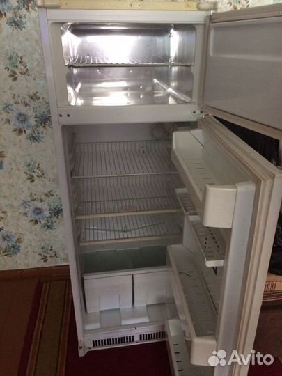 Холодильник (нет фриона) и Холодильник «Свияга»