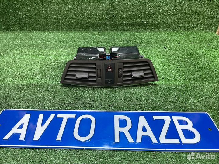 Дефлектор воздуховод на Мерседес w207