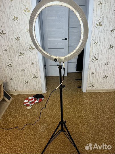 Кольцевая лампа со штативом