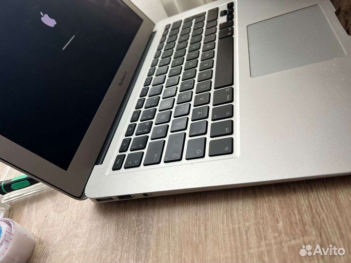 Apple MacBook Air 13 2013г. core I5 1.3g