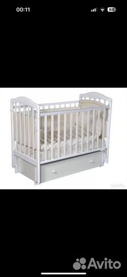 Детская кроватка с маятником (матрас)