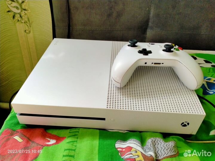 Игровая приставка хвох ONE S 500 Гб