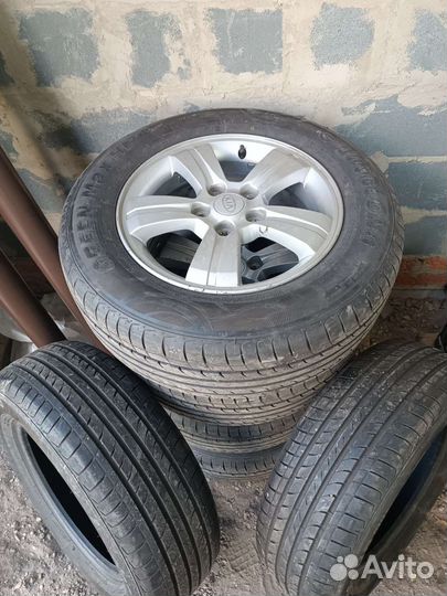 Green Diamond Icelander 215/65 R16