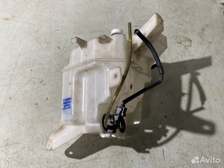 Бачок омывателя в сборе с мотором Toyota RAV 4