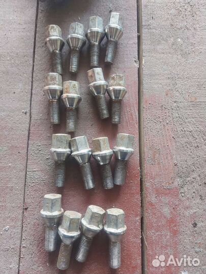 Болты колесные
