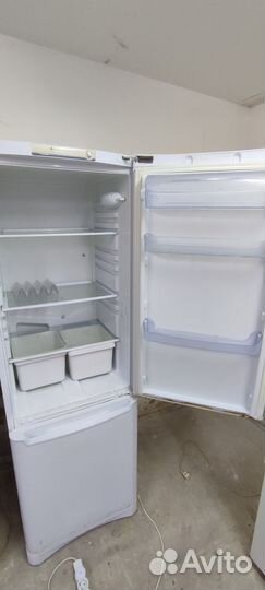 Холодильник бу indesit