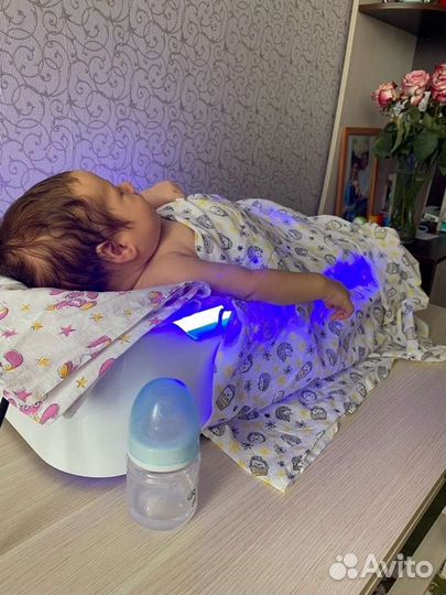 Безопасная лампа от желтушки новорожденных