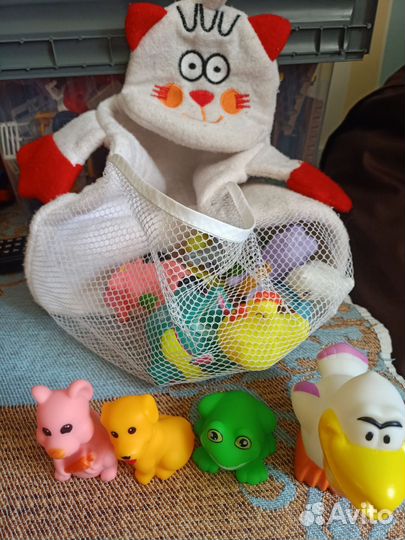 Игрушки для купания в ванной