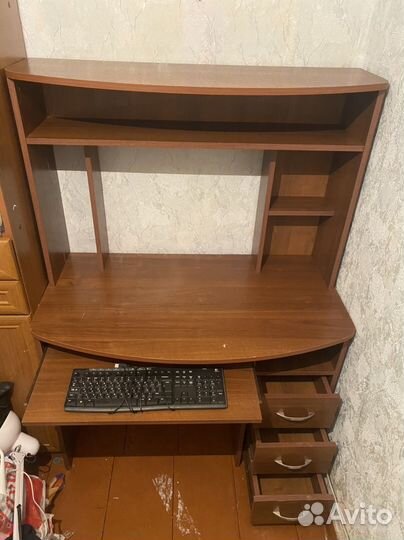 Компьютерный стол