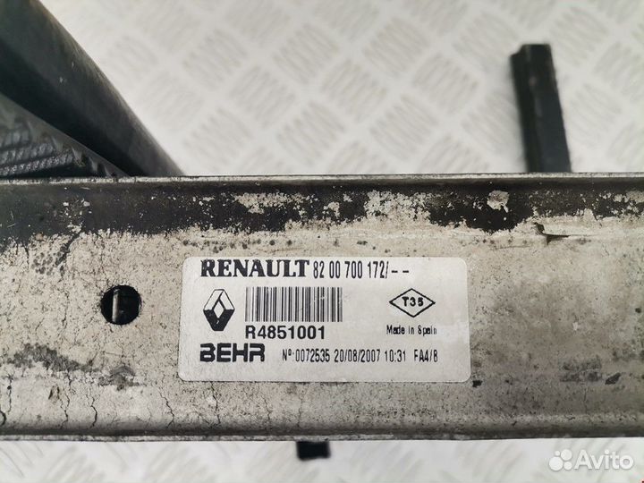 Интеркулер Renault Scenic 2 рест. 2007 8200700172