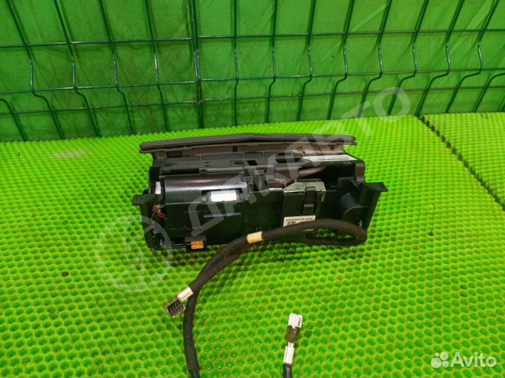 Монитор Mercedes-Benz C W204