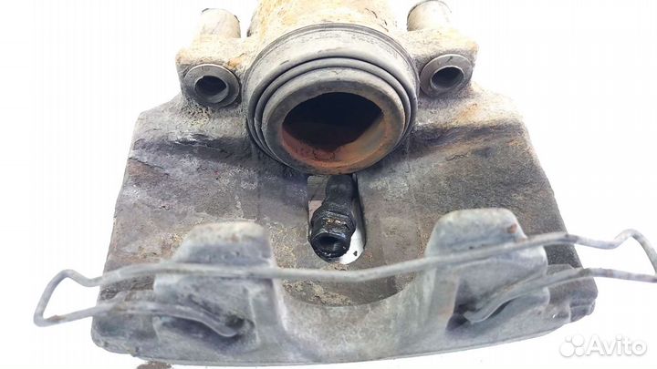 Суппорт передний левый VW Passat CC