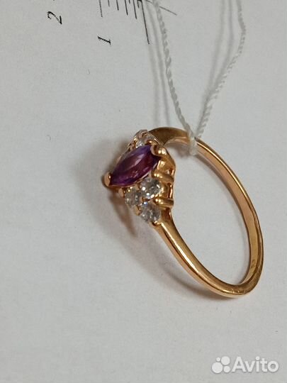 Золотое кольцо с фианитом 17р