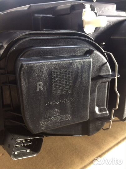 Bmw X1 E84(2009-2015) фара новая биксенон правая