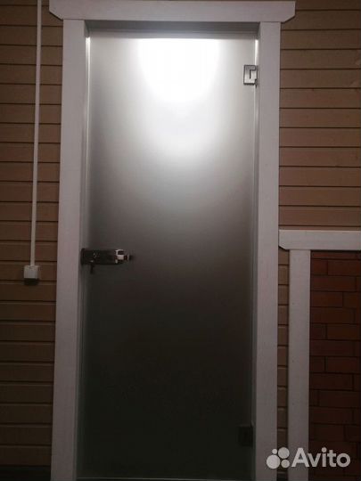 Стеклянные двери на заказ