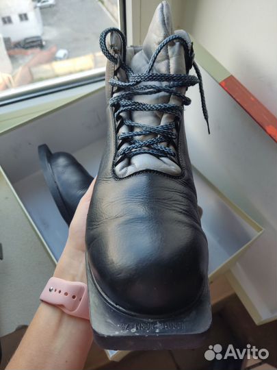 Лыжные ботинки