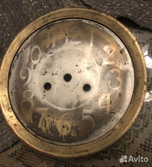 Старинные настенные часы -циферблат